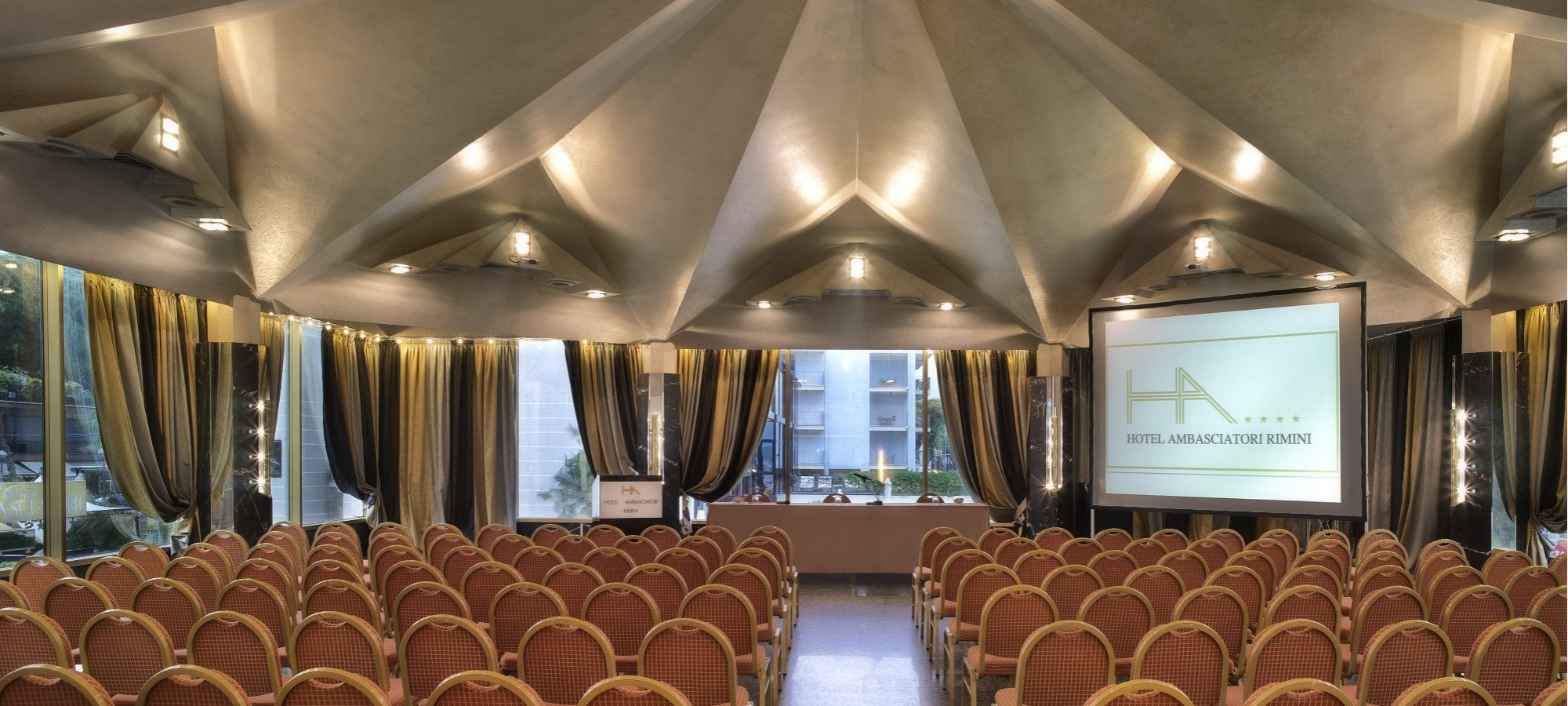 The conference room at Hotel Ambasciatori, named Sala Quarzo